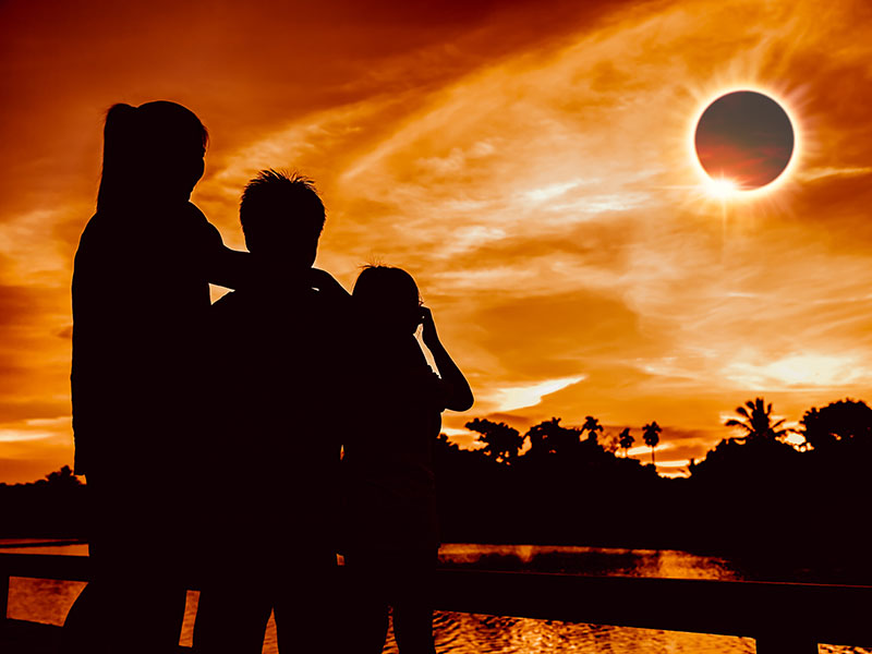 Dos Emocionantes Eventos Celestiales: Eclipses Totales de Sol en Espaa en Aos Consecutivos